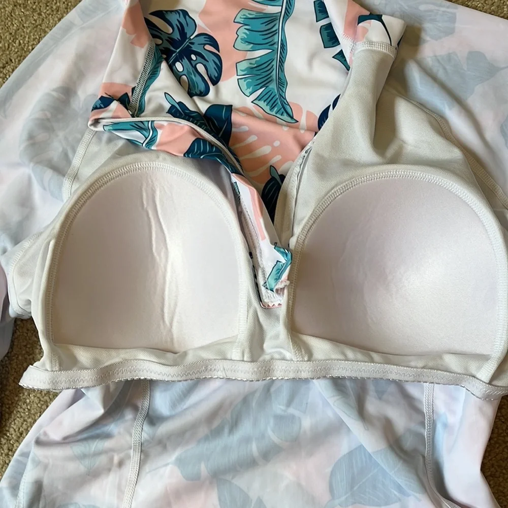 DACI RASHGUARD TOP BIKINI WITH 2 BLUE BOTTOMS